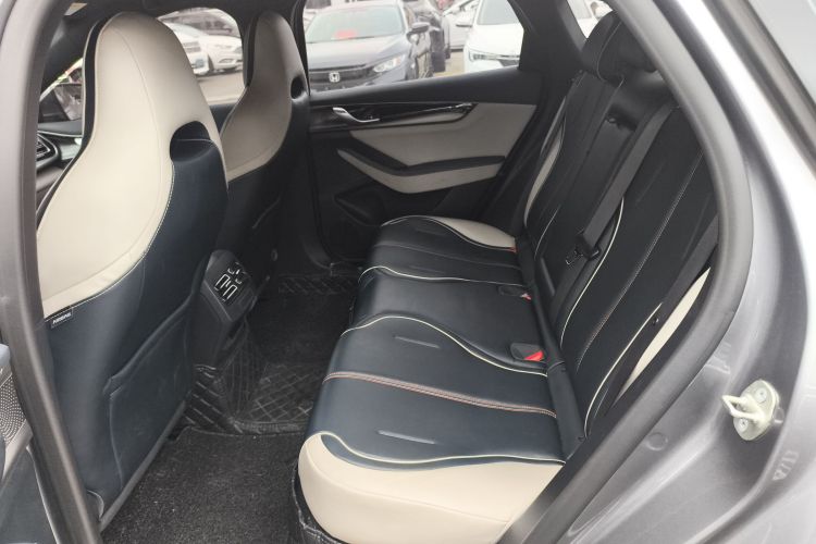 比亚迪 秦PLUS 2021款 DM-i 55KM 旗舰型中控内饰21