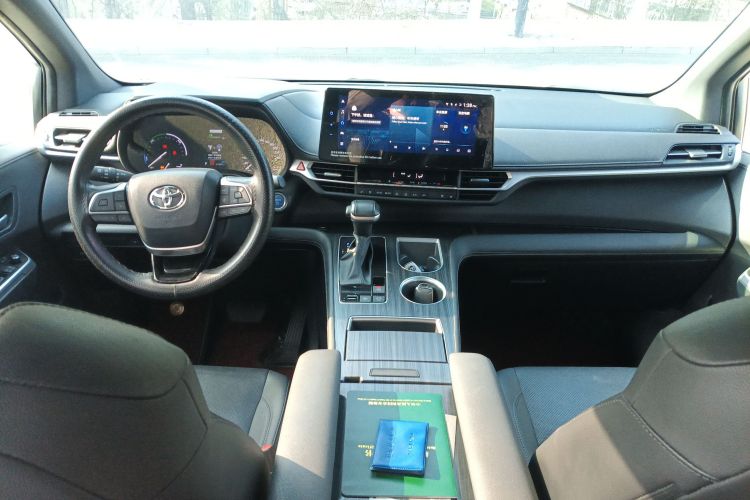 丰田 赛那SIENNA 2021款 2.5L混动 尊贵版中控内饰12