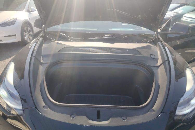 特斯拉 Model Y 2022款 改款 后轮驱动版机舱底盘24