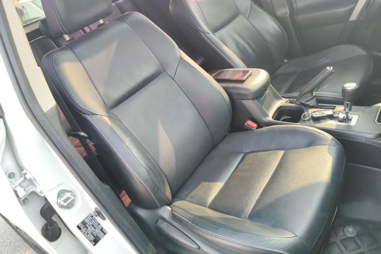 丰田 RAV4荣放 2016款 2.5L 自动四驱尊贵版局部细节41