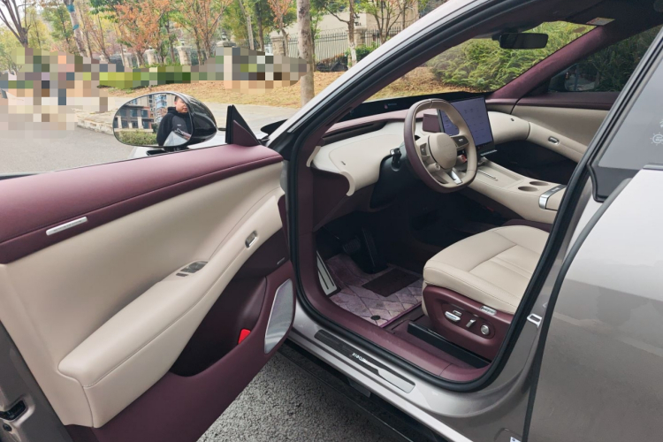 小米汽车 小米YU7 2025款 超长续航高性能四驱Max版中控内饰20