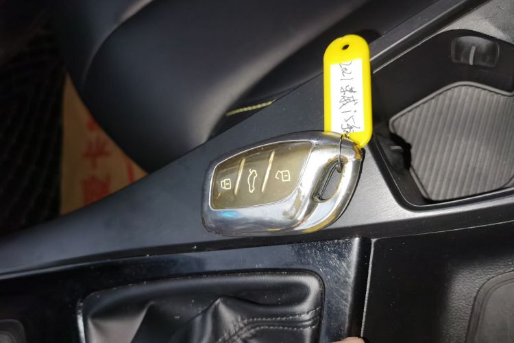 荣威i5 2021款 1.5L 手动钻石版中控内饰7001