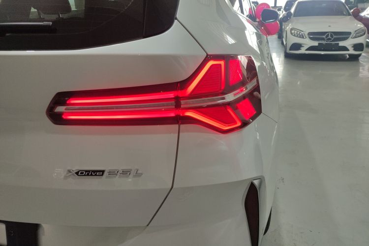 宝马X3 2025款 改款 xDrive25L 豪华套装车身外观6006