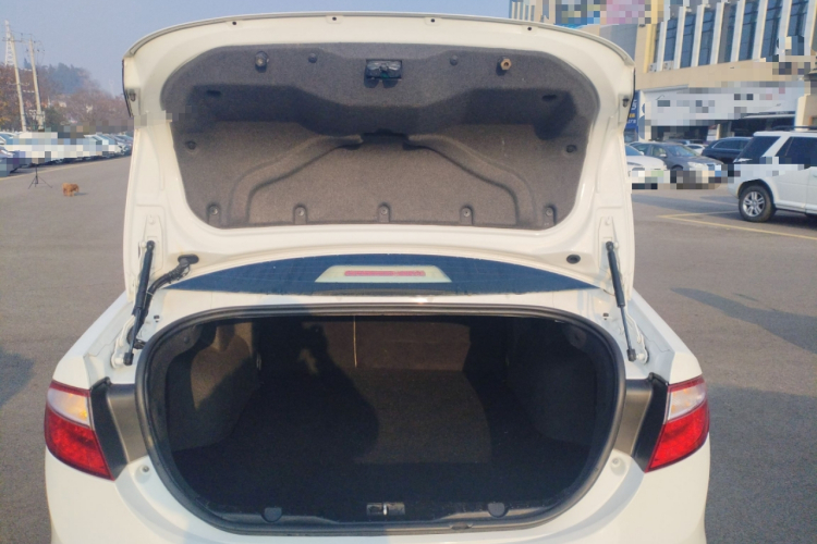 奇瑞 艾瑞泽7 2015款 1.6L 手动致尚版机舱底盘23