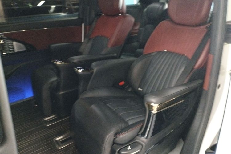 广汽传祺 传祺M8 2023款 宗师系列 400T 至尊版中控内饰21