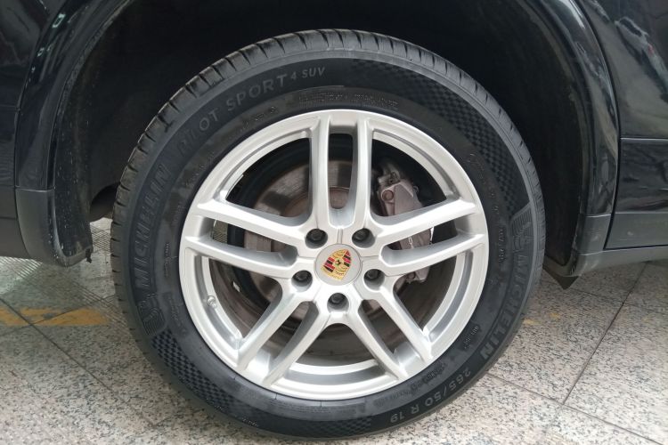 保时捷 2016款 Cayenne Platinum Edition 3.0T车身外观6002