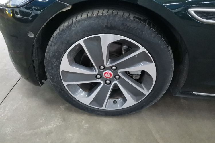 捷豹XFL 2023款 XFL 2.0T P200 两驱精英豪华版车身外观6007