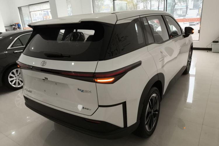 丰田 铂智3X 2025款 430 Air车身外观7