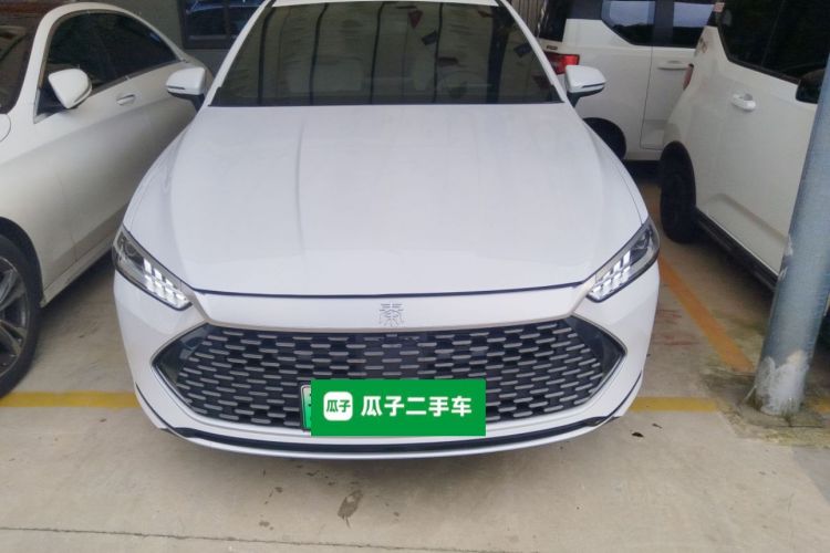 比亚迪 秦PLUS 2024款 荣耀版 DM-i 55KM领先型车身外观2