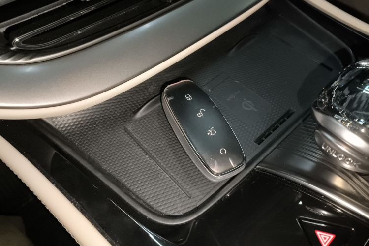 腾势D9 2024款 DM-i 1050 尊享型中控内饰11