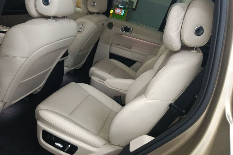 理想汽车 理想L8 2024款 Ultra中控内饰7004