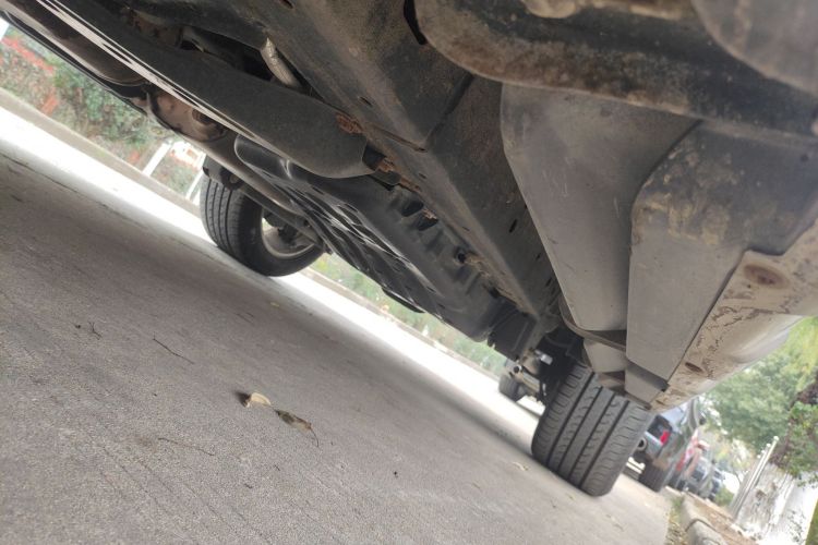 福特 撼路者 2017款 2.0T 汽油自动四驱旗舰版 7座局部细节9004