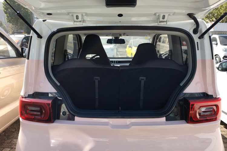 五菱汽车 宏光MINIEV 2022款 马卡龙时尚款 三元锂机舱底盘23