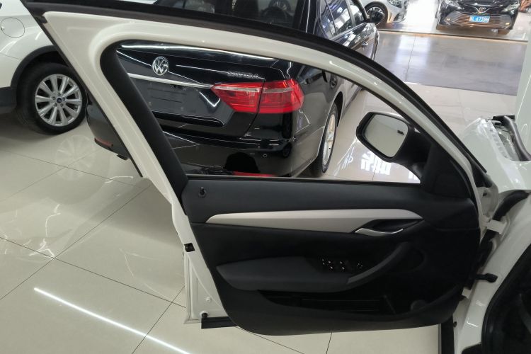 宝马X1 2014款 sDrive18i 时尚型中控内饰47