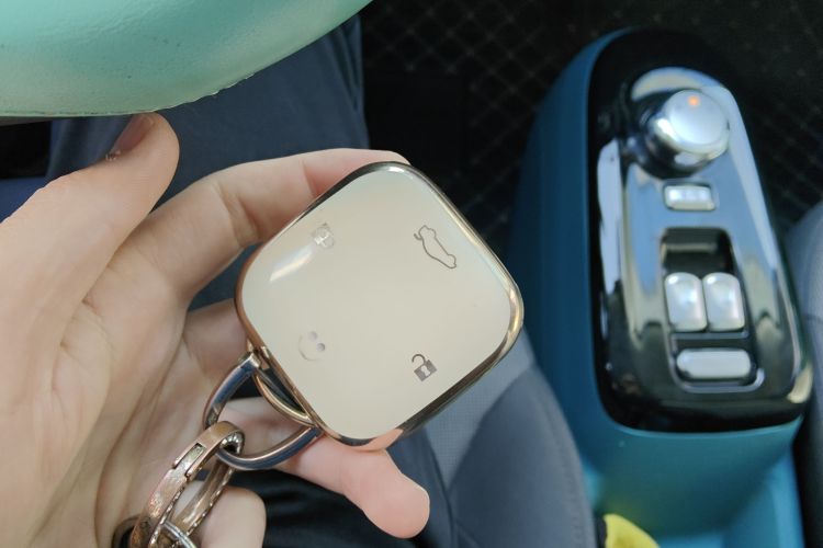 长安启源 长安Lumin 2022款 210km 香甜款中控内饰11