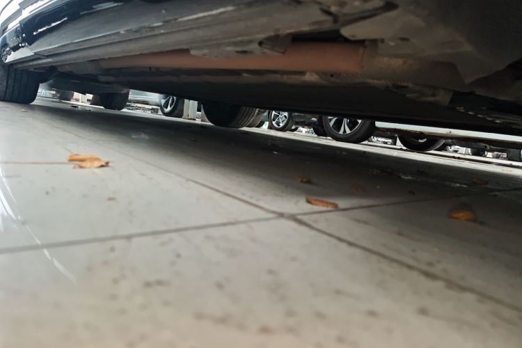 腾势D9 2022款 DM-i 1040 尊贵型局部细节9001