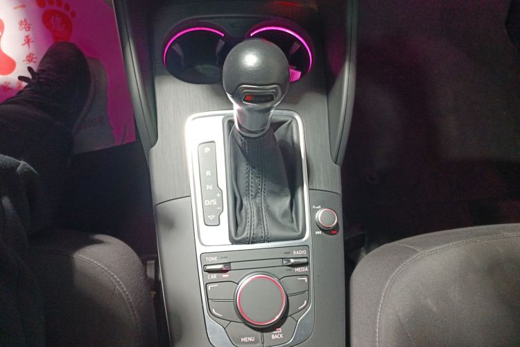 奥迪A3 2015款 Sportback 35 TFSI 百万纪念智领型中控内饰18