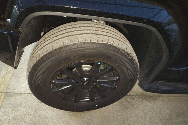 方程豹 豹5 2025款 天神智驾Ultra版车身外观6007