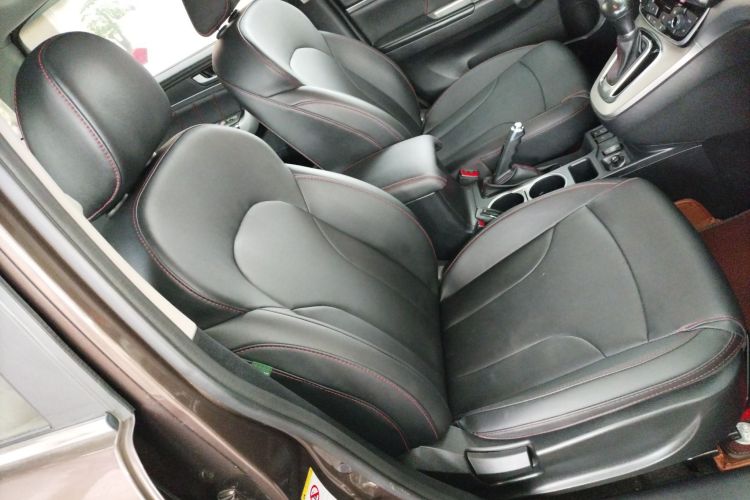 哈弗H6 2017款 蓝标 运动版 1.5T 自动两驱豪华型局部细节41