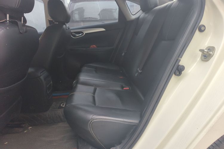 日产 轩逸 2022款 经典 1.6XE CVT舒适版中控内饰7004