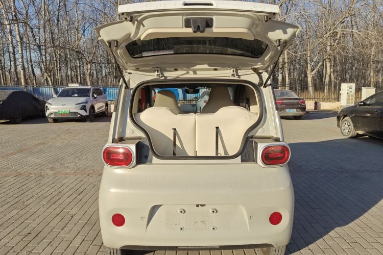 五菱汽车 宏光MINIEV 2024款 第三代 215km 青春版机舱底盘23