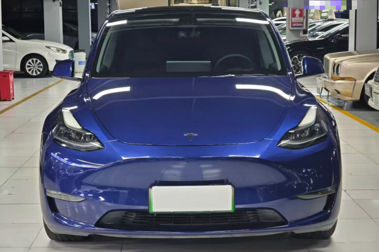 特斯拉 Model Y 2021款 标准续航后驱版车身外观2