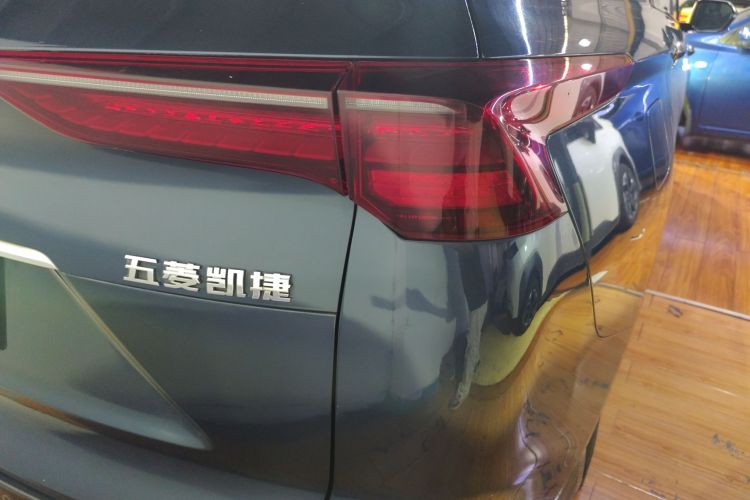 五菱汽车 五菱凯捷 2020款 1.5T CVT旗舰型车身外观9