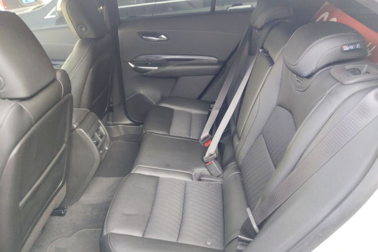 凯迪拉克XT4 2022款 28T 两驱风尚型中控内饰7004