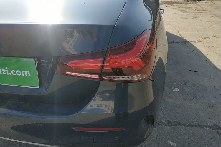 奔驰A级 2020款 A 200 L 运动轿车车身外观9