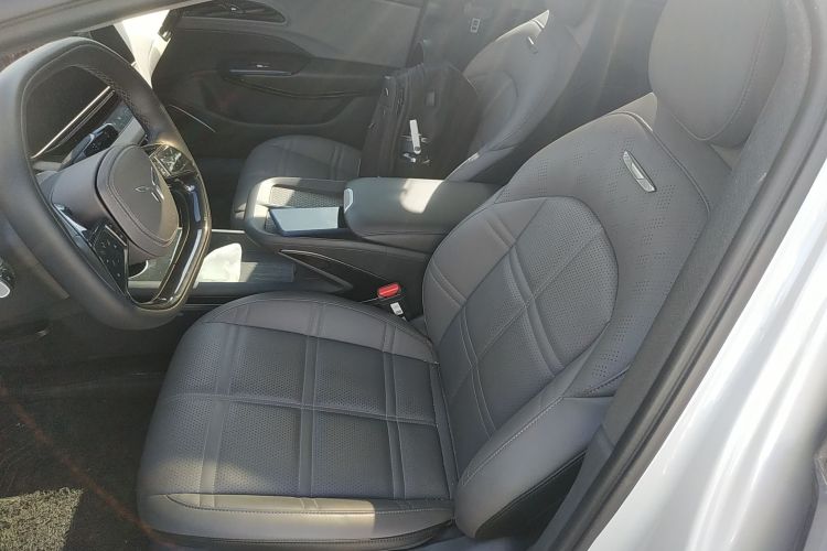 红旗EH7 2024款 690 Pro中控内饰19