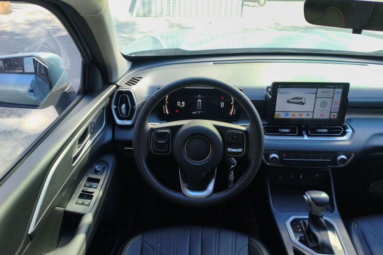 长城 金刚炮 2023款 2.0T自动汽油两驱精英型标箱GW4C20C中控内饰13