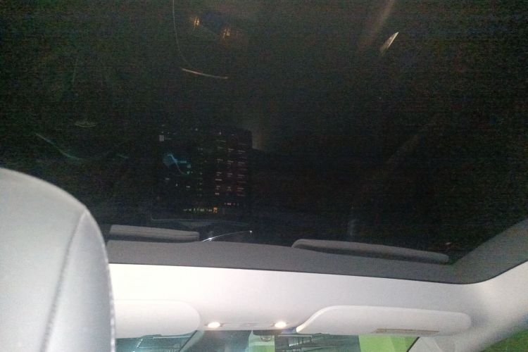 特斯拉 Model Y 2021款 标准续航后驱版中控内饰22