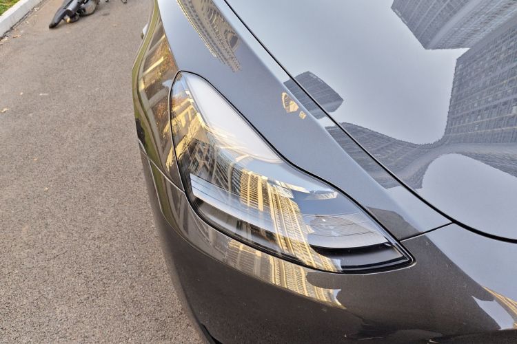 特斯拉 Model Y 2024款 后轮驱动版车身外观8