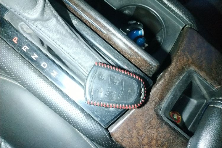 凯迪拉克XTS 2018款 28T 精英型中控内饰11