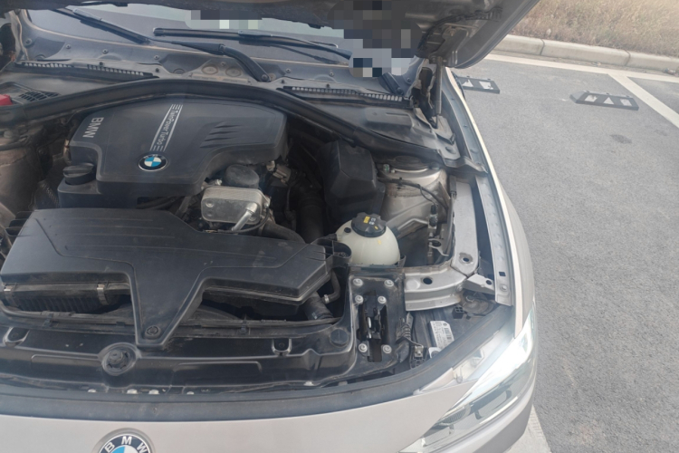 宝马3系 2016款 320i 时尚型机舱底盘26