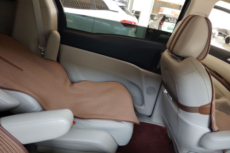 别克GL8 2017款 25S 豪华型 国V中控内饰7008