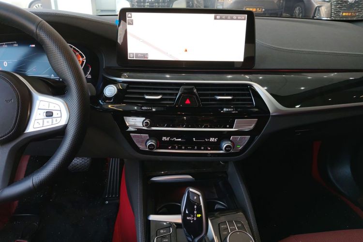 宝马5系 2022款 改款二 525Li M运动套装局部细节16