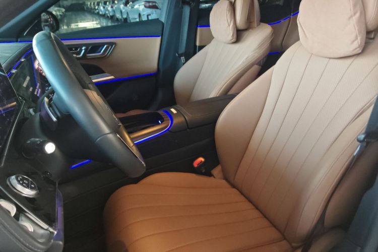 奔驰E级 2024款 E 300 L 豪华型局部细节19