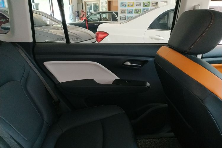 奔腾NAT 2023款 PRO 悦享出行版 419km中控内饰7008