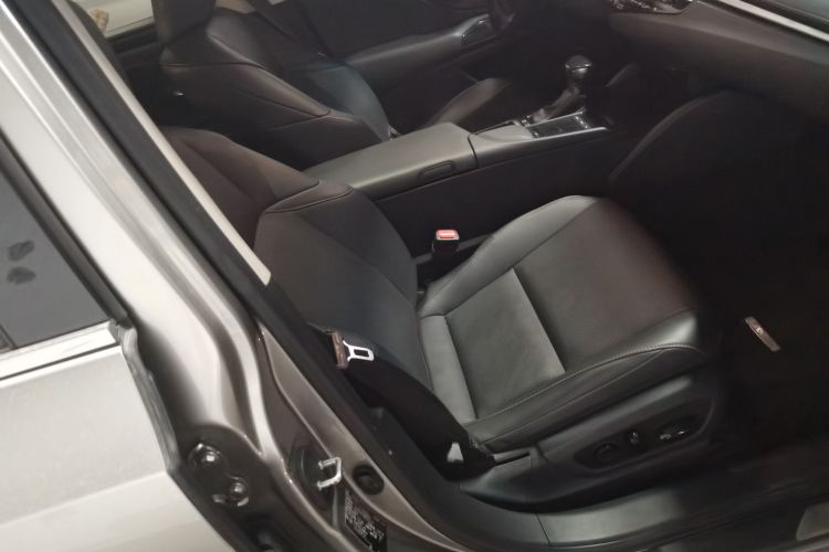 雷克萨斯ES 2020款 200 卓越版局部细节41