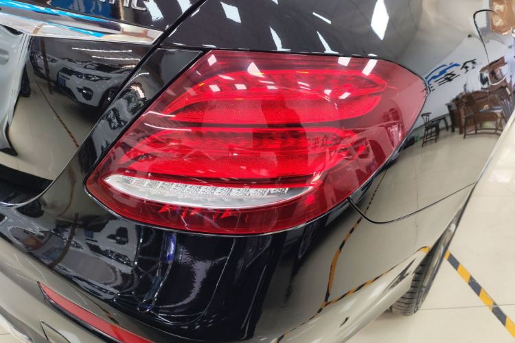 奔驰E级 2018款 E 200 L 运动型 4MATIC车身外观9