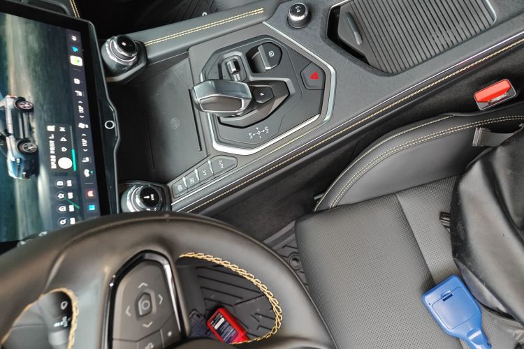 领克01 2023款 2.0TD 两驱型Pro中控内饰11