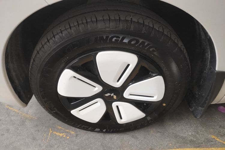 五菱汽车 宏光MINIEV 2025款 四门版 进阶款车身外观6007