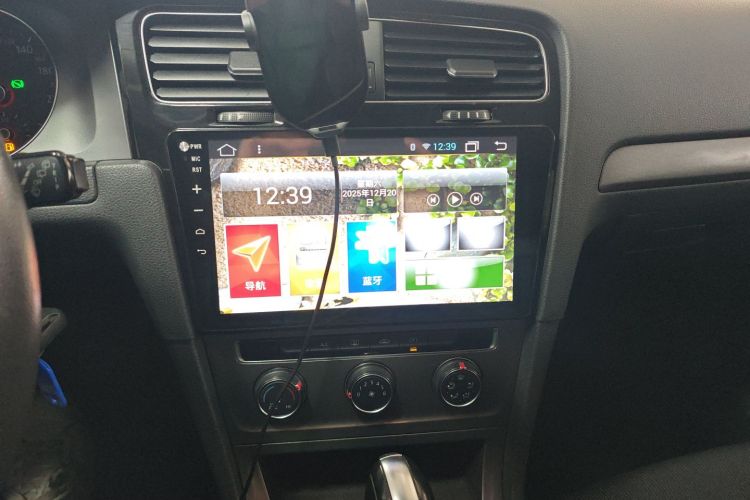 大众 高尔夫 2016款 1.6L 自动时尚型中控内饰16