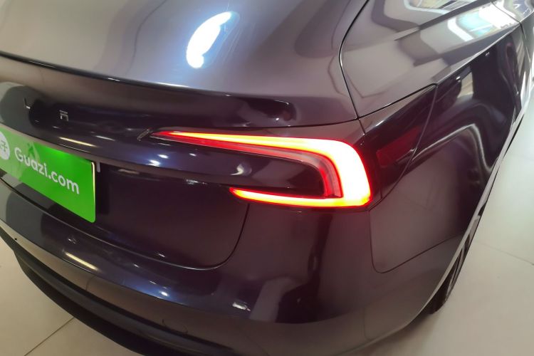 特斯拉 Model 3 2023款 后轮驱动版车身外观9
