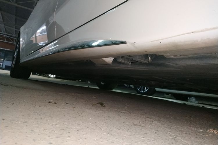 奔驰C级 2022款 C 200 L 运动版局部细节9002