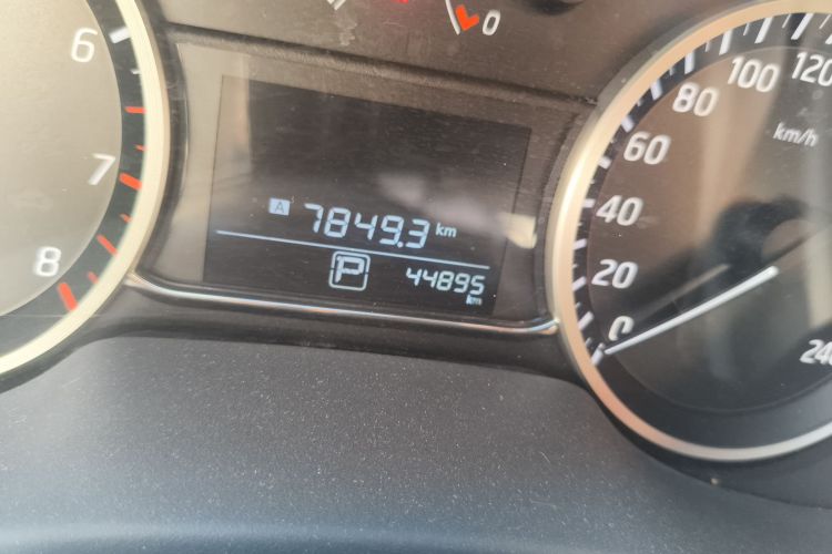 日产 轩逸 2018款 1.6XV CVT尊享版中控内饰15