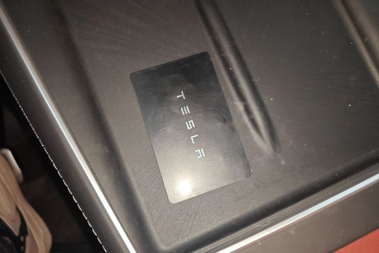 特斯拉 Model Y 2025款 后轮驱动版中控内饰7001