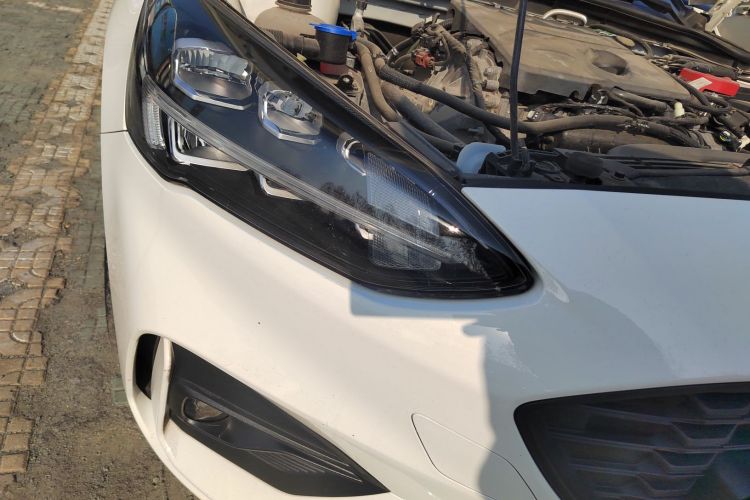 福特 福克斯 2020款 两厢 EcoBoost 180 自动ST Line车身外观8