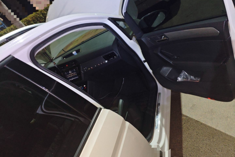 大众 2021款 途安L 280TSI DSG舒适版 7座局部细节9005